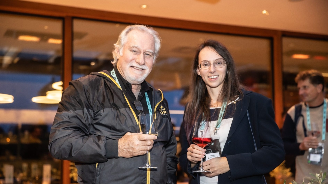 Two Summit attendees during the networking evening.